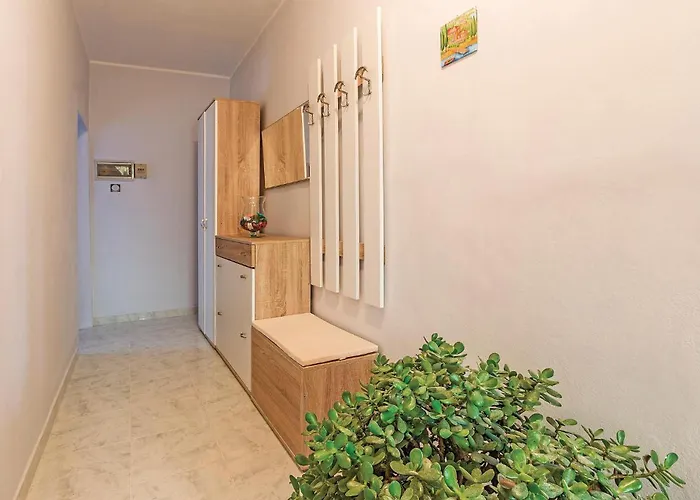 בית נופש 2 Bedroom Beautiful In Sikici