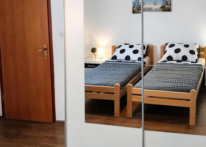 בית נופש 2 Bedroom Beautiful In Sikici פולה