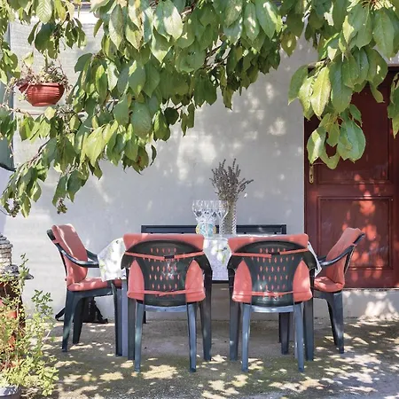 Holiday home 2 Bedroom Beautiful In Sikici Pula