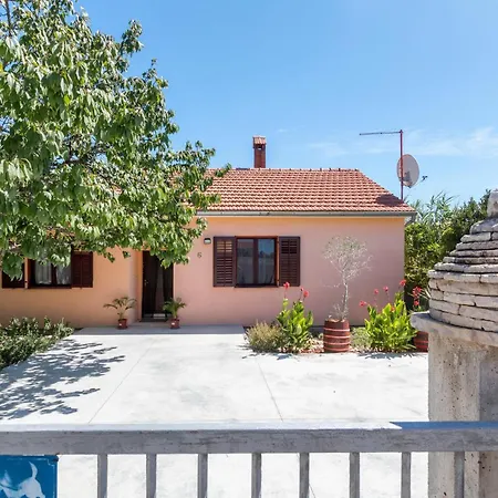 2 Bedroom Beautiful In Sikici *