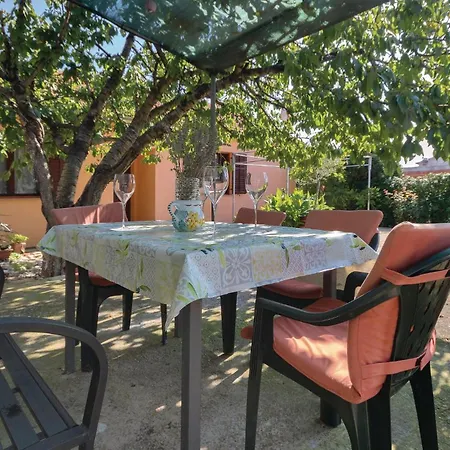 2 Bedroom Beautiful In Sikici Holiday home