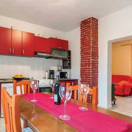 Holiday home 2 Bedroom Beautiful In Sikici