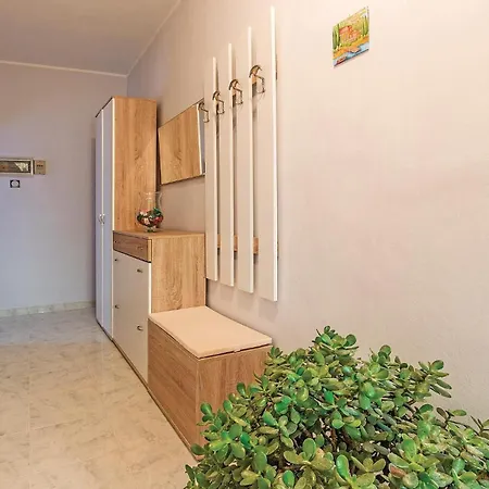 Holiday home 2 Bedroom Beautiful In Sikici